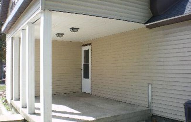 647 California NW - AVAILABLE SEPTEMBER - Close to GVSU