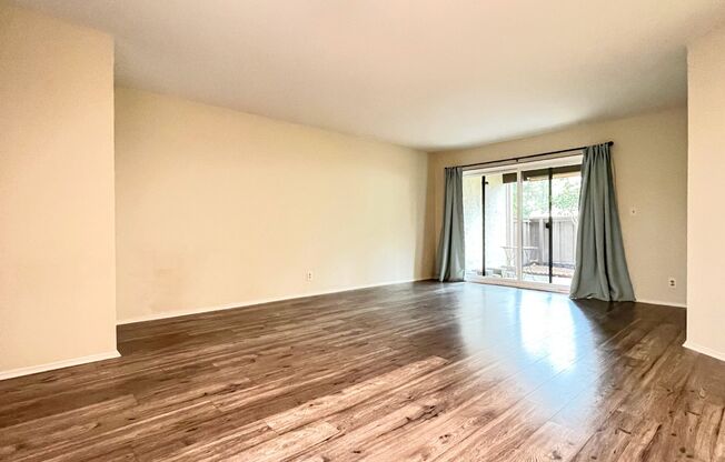 2 beds, 1 bath, $2,910, Unit Apt 111