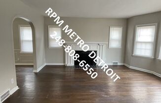 3 beds, 1.5 baths, $1,400, Unit (RRR)