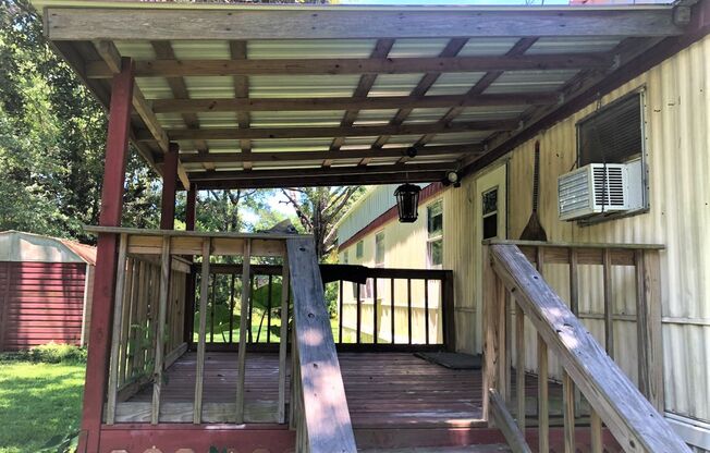 Country home with spacious yard! 2/2 in Bay Minette