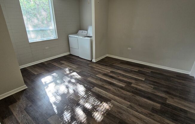 1 bed, 1 bath, 650 sqft, $1,300, Unit 203