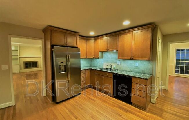 5216 WILLOW PT PKWY