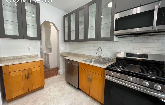 328 E 5 ST