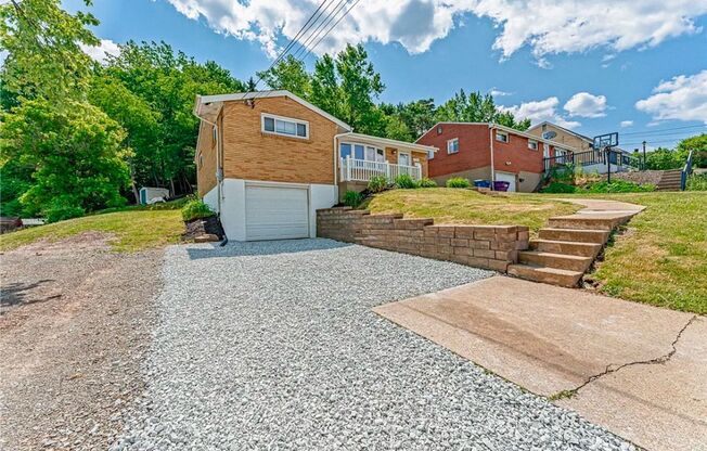 Charming 2 bedroom- Great location!