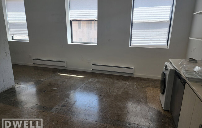 1049 W LAWRENCE