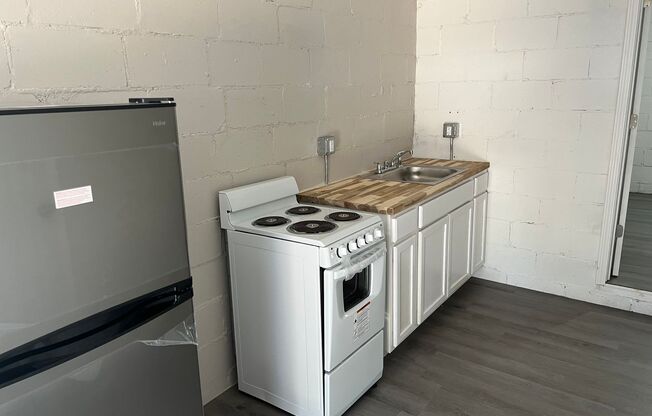 1 bed, 1 bath, $610