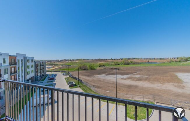 1 bed, 1 bath, 575 sqft, $999, Unit YH-4009