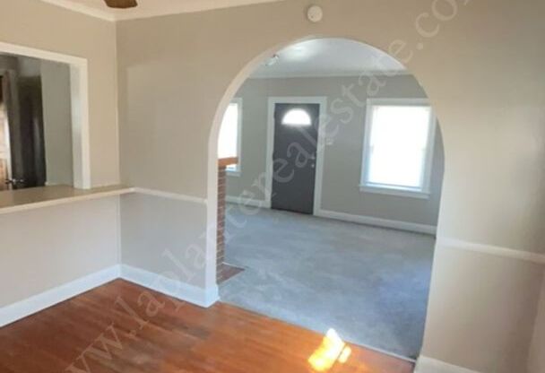 3 beds, 1 bath, $1,300