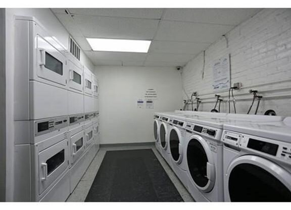 3 beds, 1 bath, 1,017 sqft, $5,900, Unit 301