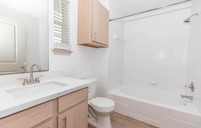 2 beds, 2 baths, 900 sqft, $1,283