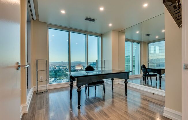 3 beds, 5 baths, $18,975, Unit # 4305