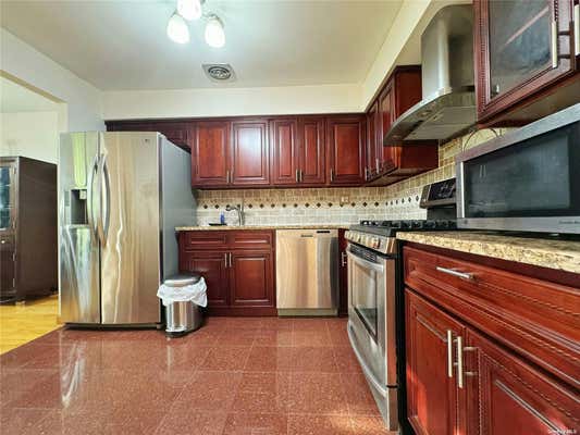 3 beds, 2 baths, 1,055 sqft, $2,990, Unit 3FL