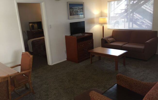 1 bed, 1 bath, 650 sqft, $900, Unit 100