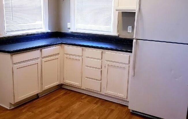 2 beds, 1 bath, $800