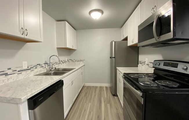 3407 3411 92 ST S