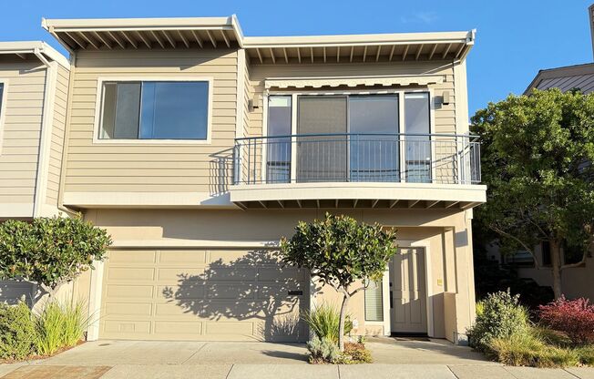 Multi-Level 3-Bedroom, 3-Bath Home with Panoramic Views