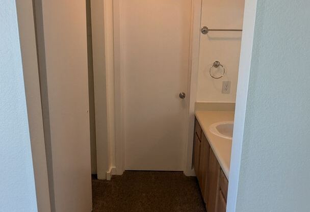 2 beds, 1 bath, $1,900, Unit # #A 201