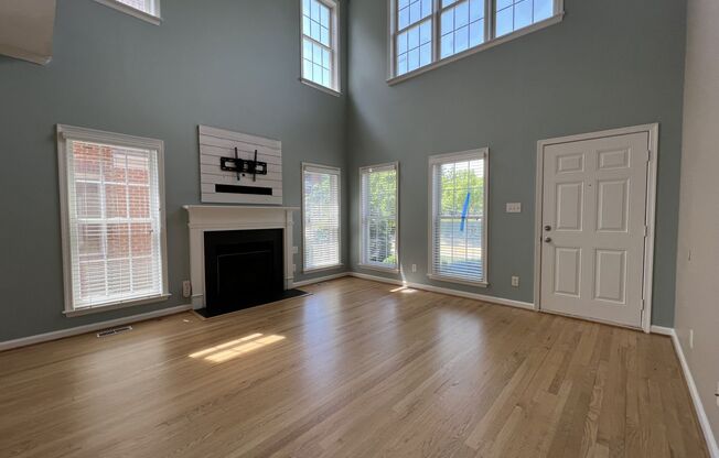 Beautiful Port Warwick Townhome.