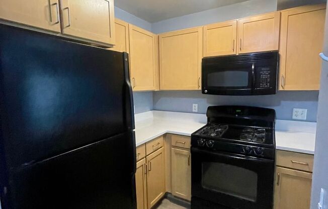 Studio, 1 bath, $1,830, Unit Apt S325
