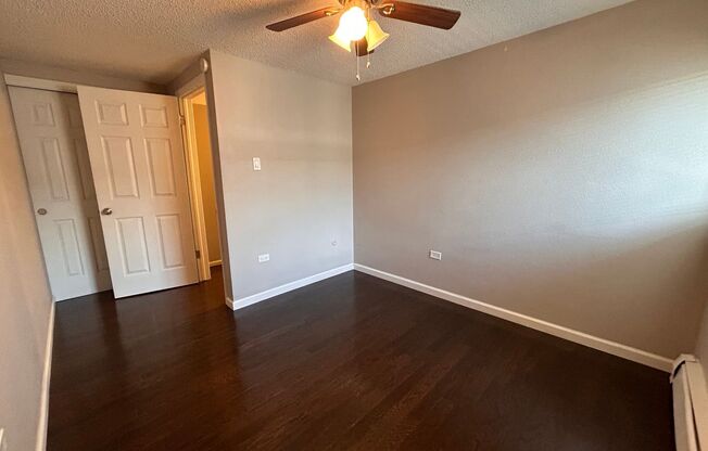 2 beds, 1.5 baths, $1,400