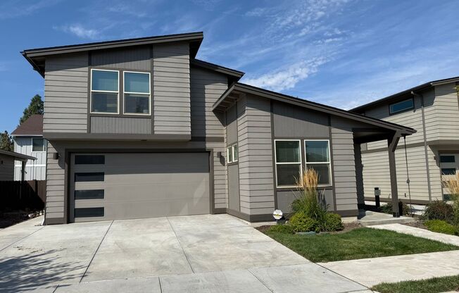 1 bed, 1 bath, 578 sqft, $1,550, Unit 70 NE Cessna Dr #2