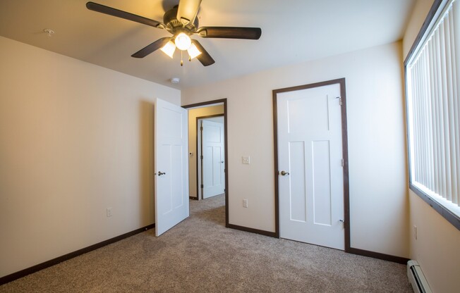 2 beds, 1 bath, 945 sqft, $1,474, Unit SB 1635-01