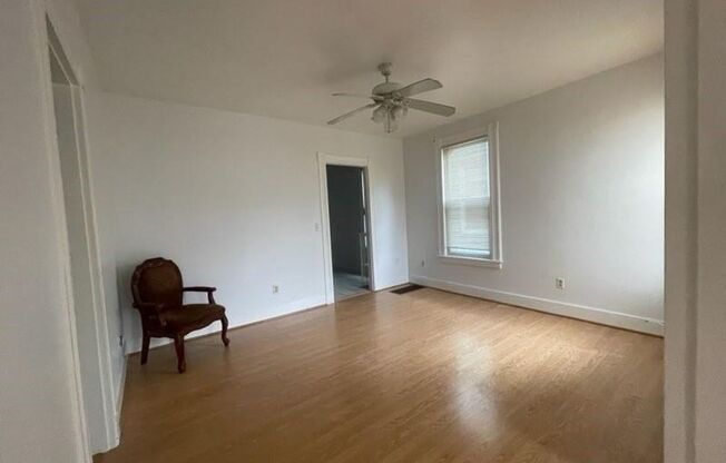 2 beds, 1 bath, 1,600 sqft, $2,200, Unit 113 Winchester Ave Unit 1