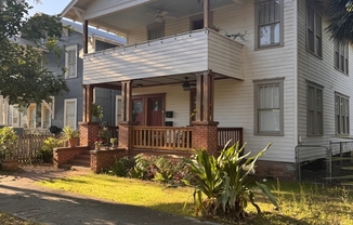 428 E 2 ST