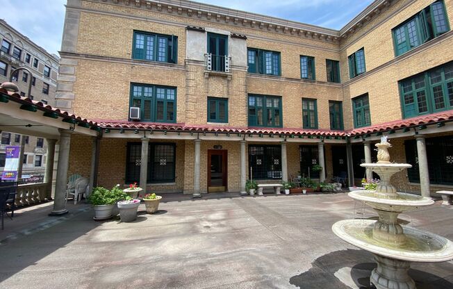 1 bed, 1 bath, $1,450, Unit 904 - 2D