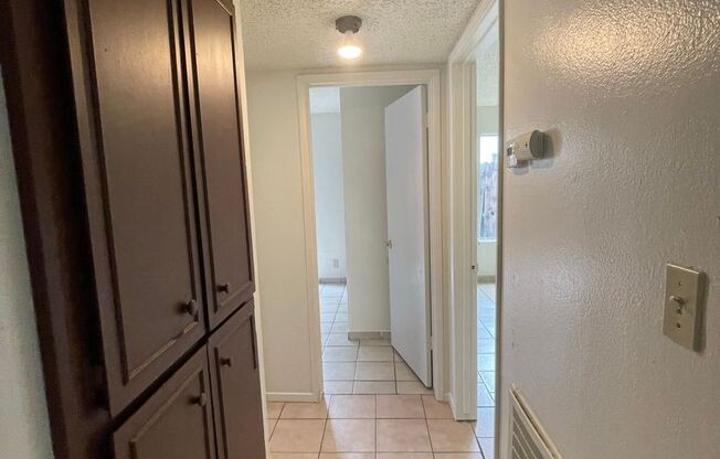 2 beds, 1 bath, 825 sqft, $1,250, Unit #9