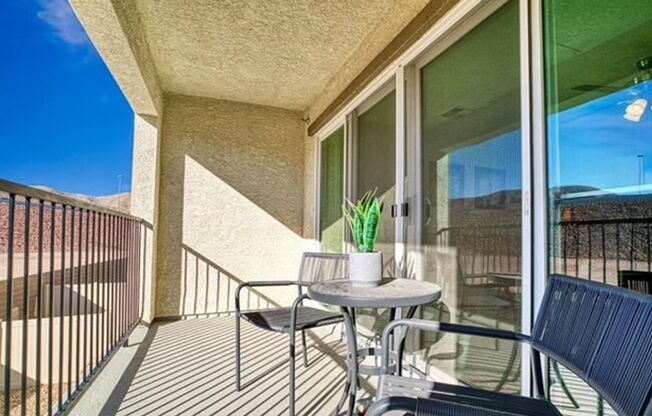 BEAUTIFUL 3 BEDROOM 3 BATH TRI-LEVEL HOME WITH 2 CAR GARAGE WITH WATER, SEWER, TRASH, & INTERNET INCLUDED IN YOUR RENT!
