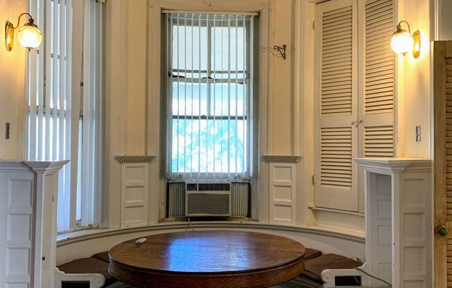 2 beds, 1 bath, 740 sqft, $995, Unit 03