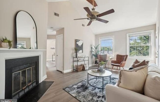 2507 Arlington Blvd #20