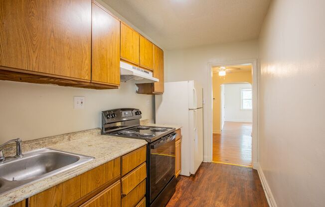 2 beds, 1 bath, $1,400, Unit (Unit 202)