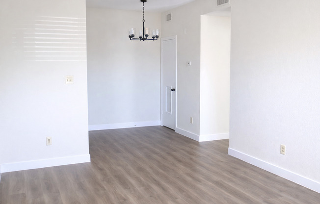 1 bed, 1 bath, 638 sqft, $1,100, Unit 4 - 412