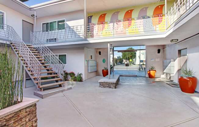 North Hollywood, studios and one bedroom apartments, move in special
