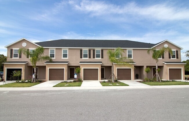 3/2 Townhouse Near University Parkway