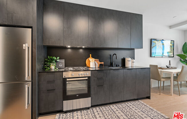 Studio, 1 bath, 375 sqft, $2,795, Unit 611