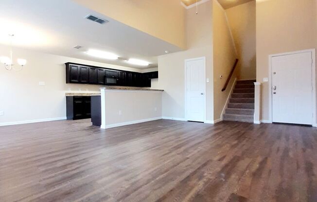 Beautiful 3 Bedroom 2 and a half bath in River Gardens Addition