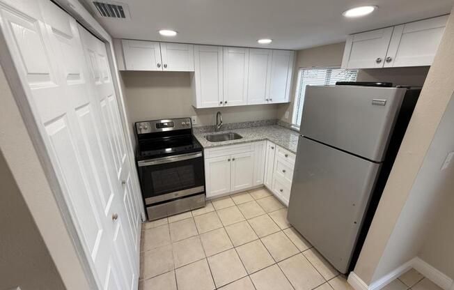 3007 S MANHATTAN AVE