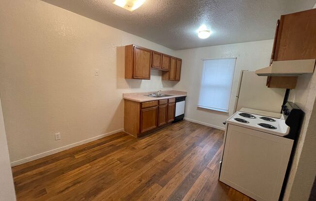 2 beds, 1 bath, 795 sqft, $725, Unit Apt D