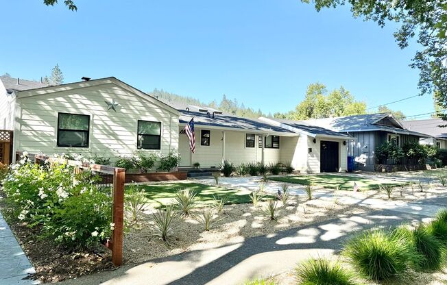 Beautiful Remodeled Calistoga Home On Desirable Tree Lined Street