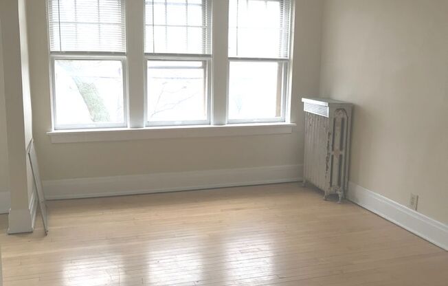 Studio, 1 bath, $795, Unit 04