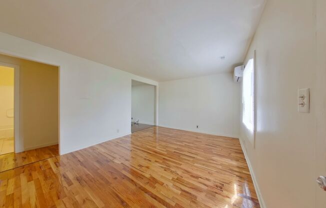 2448 S Holyoke