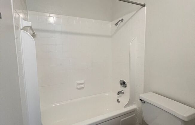 1 bed, 1 bath, 660 sqft, $1,000, Unit 102