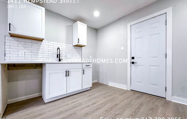 1411 HEMPSTEAD ST