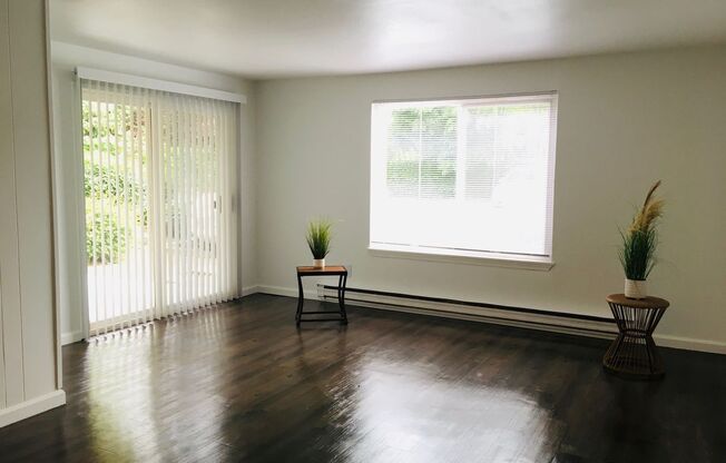 2 beds, 1.5 baths, 1,200 sqft, $2,500, Unit 212
