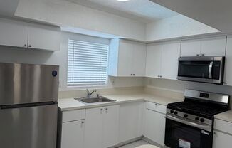Holly House Partners LLC