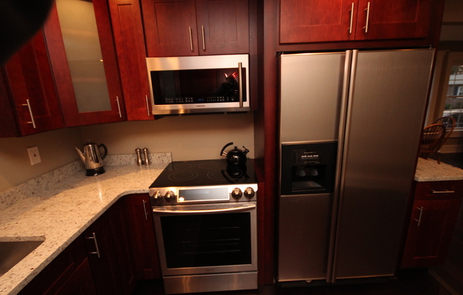 2 beds, 1 bath, $2,900