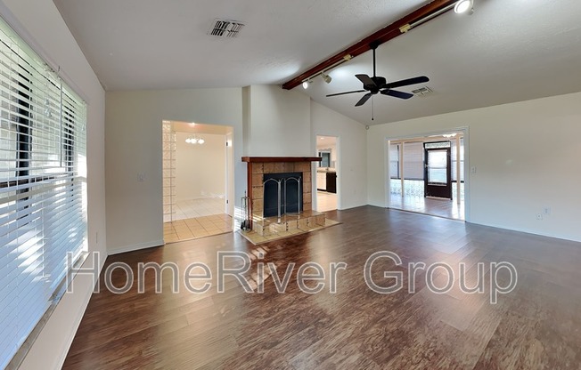 8163 VLG GRN RD